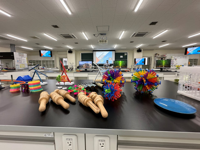 ���R���ȑ�w���������w�Z�O���[�o���T�C�G���X�R�[�X���ʐi�w�i��E�b�E��j�N���X�E�⍪����