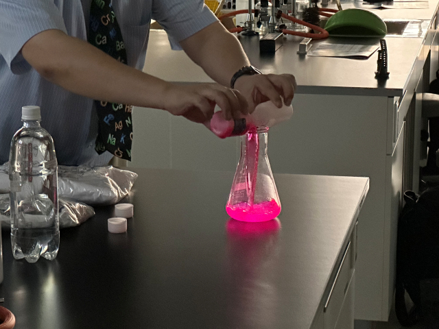 ���R���ȑ�w���������w�Z�O���[�o���T�C�G���X�R�[�X���ʐi�w�i��E�b�E��j�N���X�E�⍪����